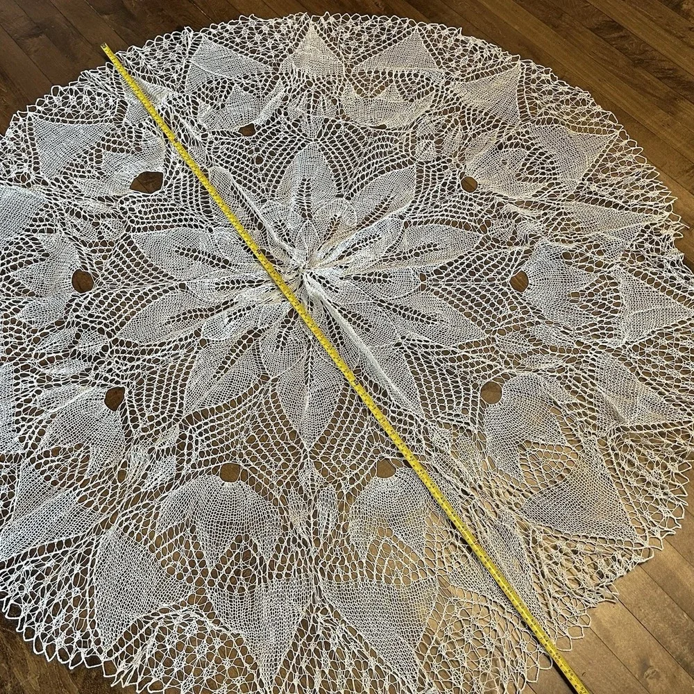 Vintage Handmade Lace Tablecloth 55